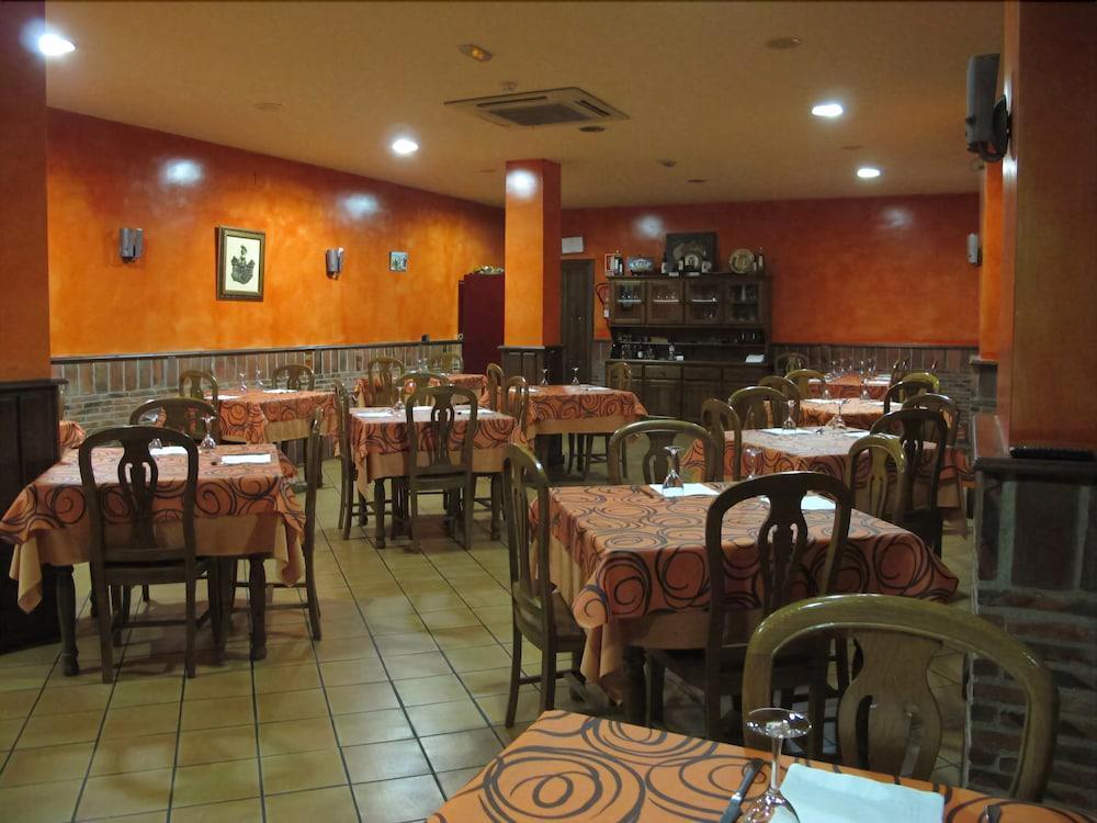 Hotel Rural Hojaranzos Tejeda de Tiétar Exterior foto